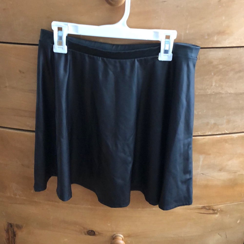Deb faux leather / pleather skater style skirt